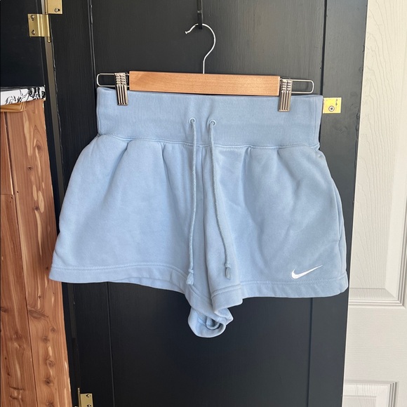 Nike Women's Sportswear Phoenix Fleece High-Waisted Loose Shorts Size S - Picture 2 of 3